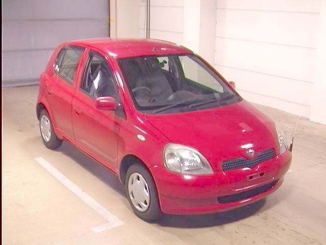 2000 Toyota Vitz Pictures