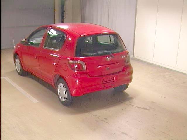 2000 Toyota Vitz Photos
