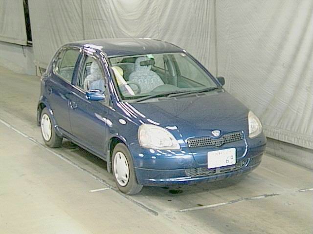 2000 Toyota Vitz Photos