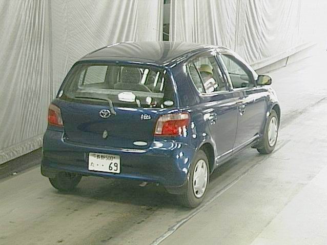 2000 Toyota Vitz Pictures