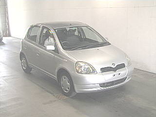 2000 Toyota Vitz Photos