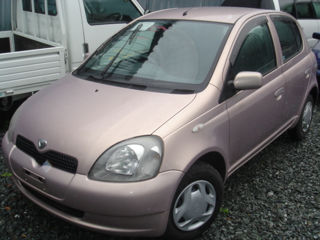 2000 Toyota Vitz Pictures