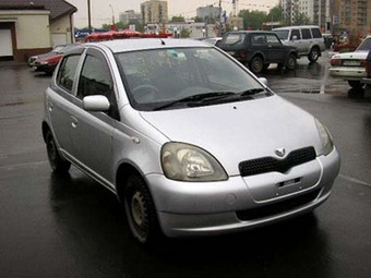 2000 Toyota Vitz Pictures