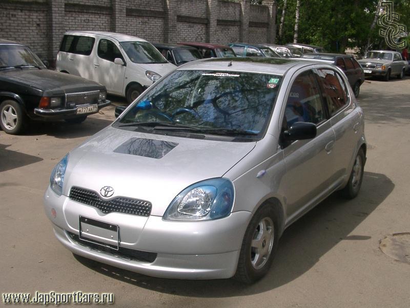 2000 Toyota Vitz Photos