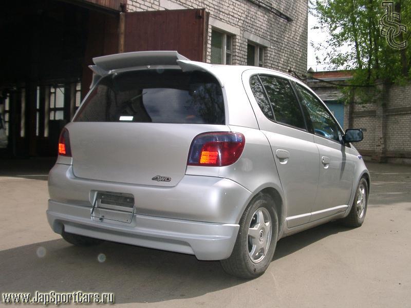 2000 Toyota Vitz Photos