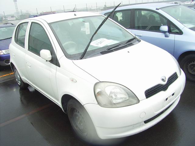 2000 Toyota Vitz Pictures