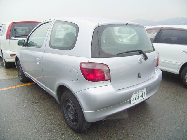 2000 Toyota Vitz Pictures
