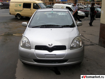 2000 Toyota Vitz Photos