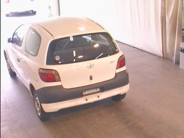 2000 Toyota Vitz Images