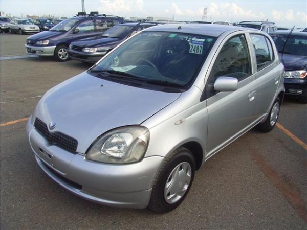 2000 Toyota Vitz Pictures