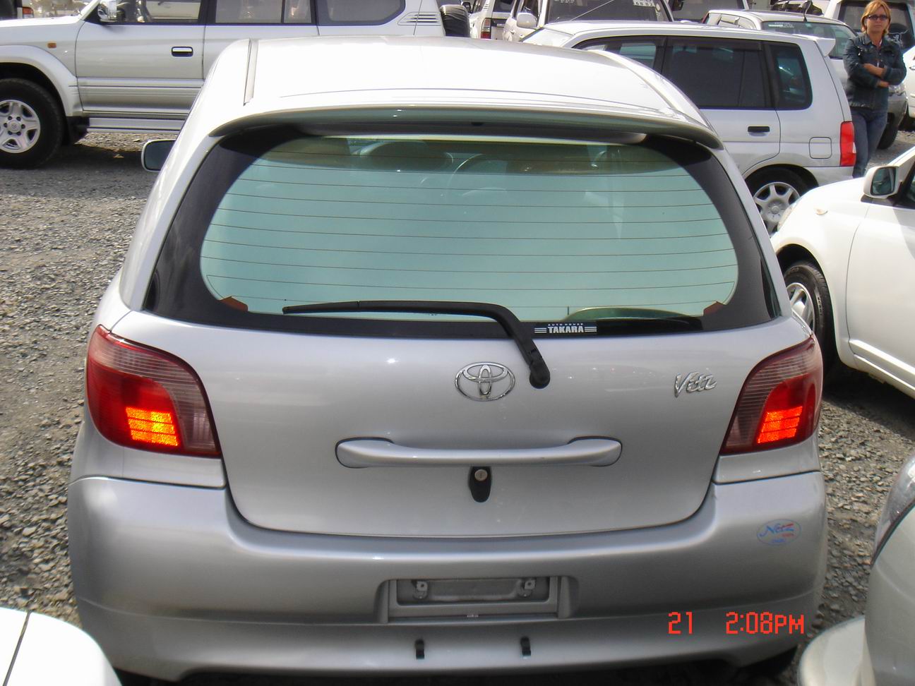 2000 Toyota Vitz Pics