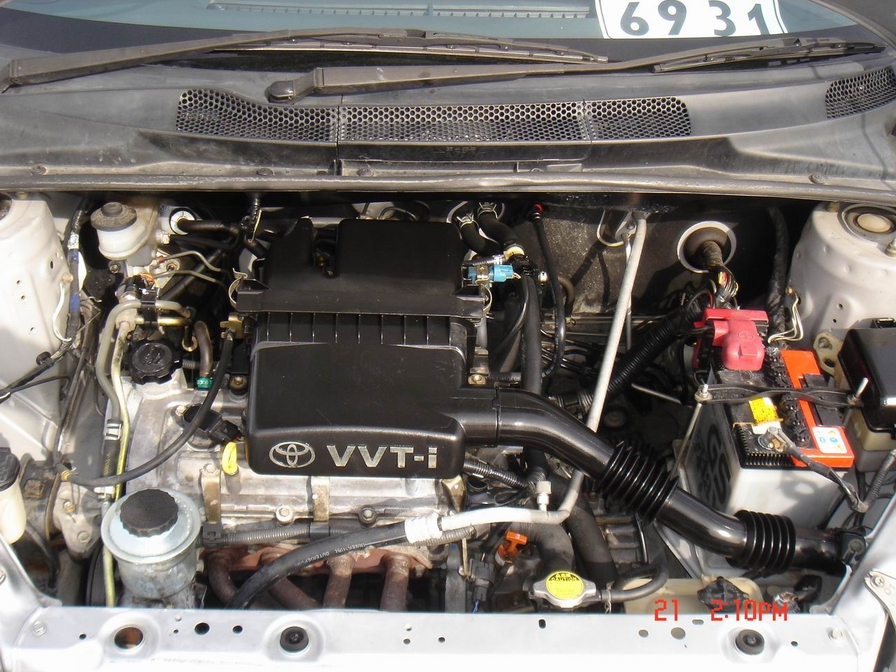 2000 Toyota Vitz Pictures