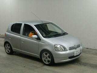 2000 Toyota Vitz Pics