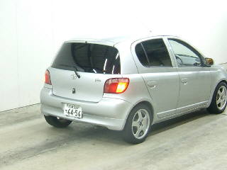 2000 Toyota Vitz Pictures