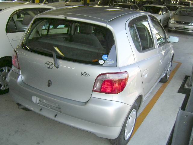 2000 Toyota Vitz Pictures