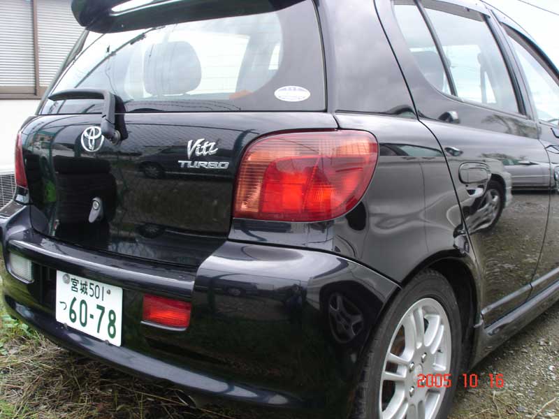 2000 Toyota Vitz Pictures
