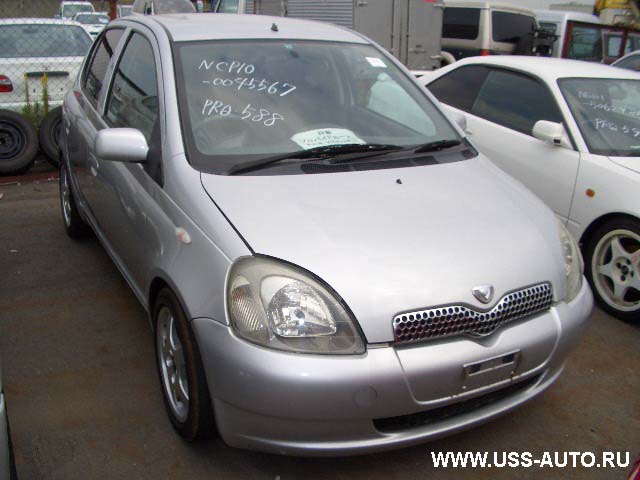 2000 Toyota Vitz Photos