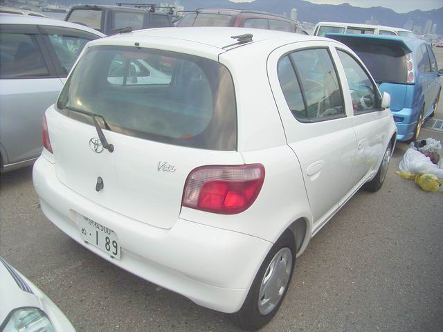 2000 Toyota Vitz Pictures