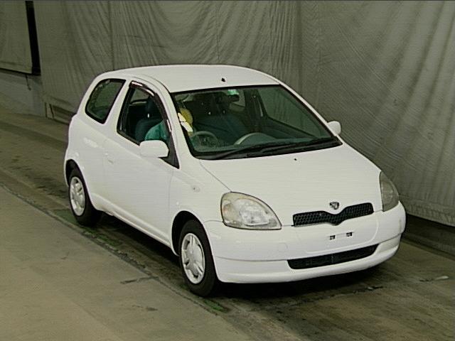 2000 Toyota Vitz Pictures