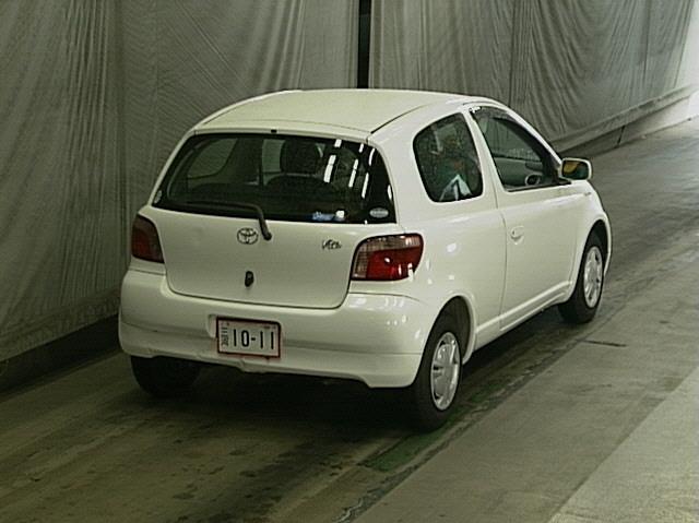 2000 Toyota Vitz Photos