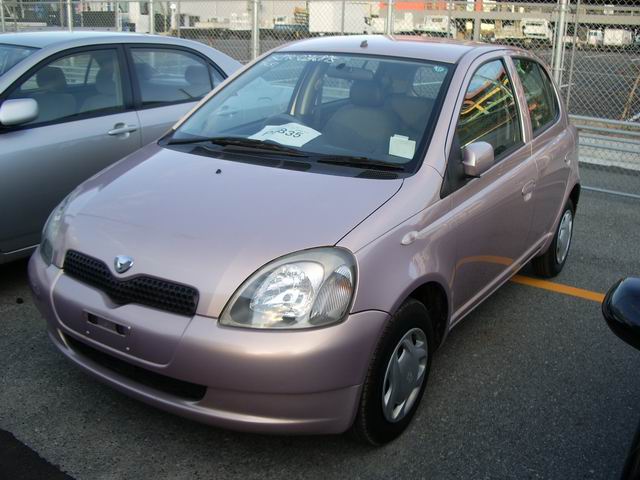 2000 Toyota Vitz Pictures