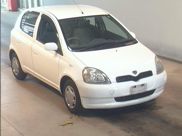 2000 Toyota Vitz Images