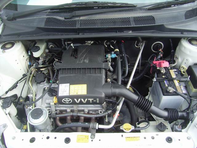 2000 Toyota Vitz Pictures