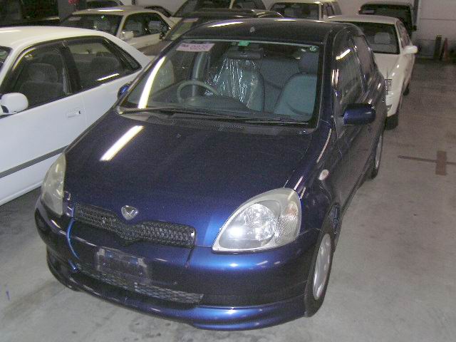 2000 Toyota Vitz Pictures