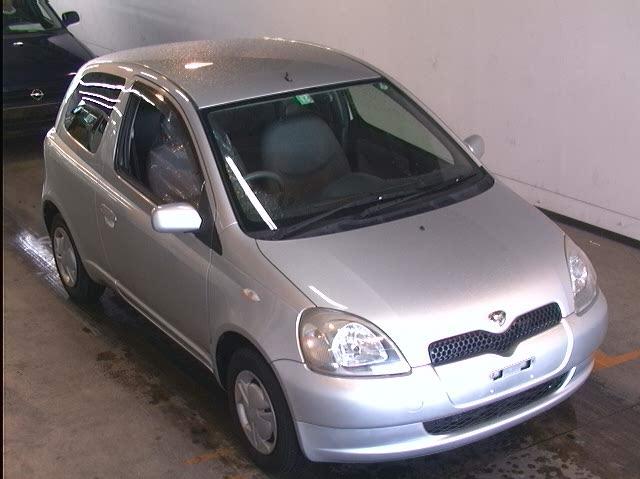 2000 Toyota Vitz Photos