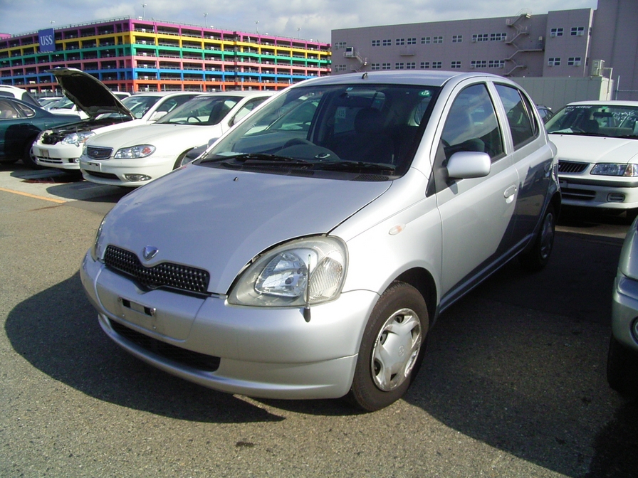 2000 Toyota Vitz Pictures