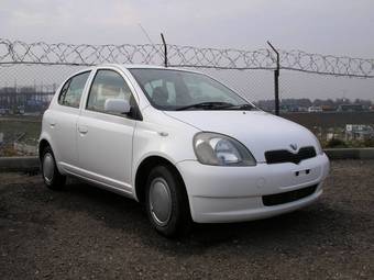 2000 Toyota Vitz Photos