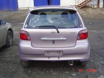 2000 Toyota Vitz Photos
