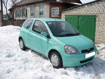 2000 Toyota Vitz Photos