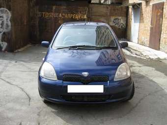 2000 Toyota Vitz Pics