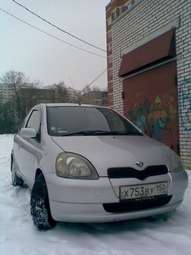 2000 Toyota Vitz Photos