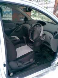 2000 Toyota Vitz Pictures