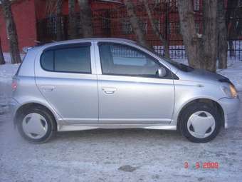 2000 Toyota Vitz Pictures