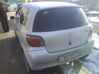 2000 Toyota Vitz Photos