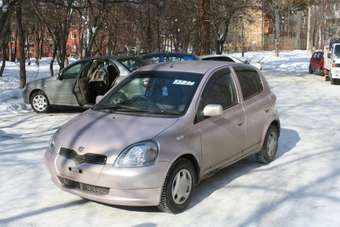 2000 Toyota Vitz Pictures