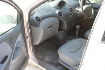 2000 Toyota Vitz Pictures