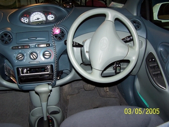 2001 Toyota Vitz