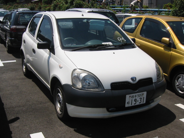 2001 Toyota Vitz