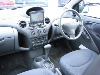 2001 Toyota Vitz