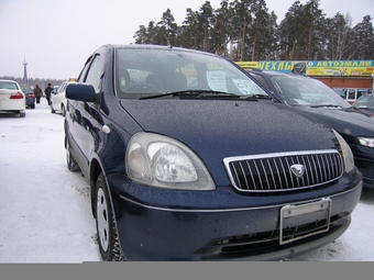 2001 Toyota Vitz