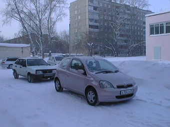 2001 Toyota Vitz