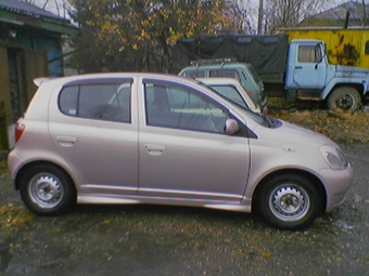 2001 Toyota Vitz