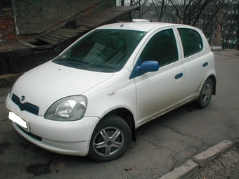 2001 Toyota Vitz