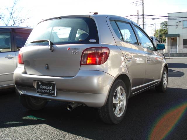 2001 Toyota Vitz