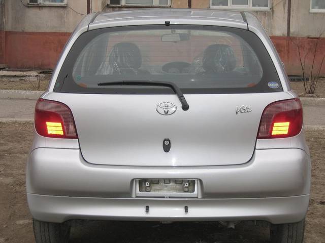 2001 Toyota Vitz