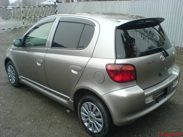 2001 Toyota Vitz